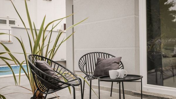 Moderne Ferienwohnung Lacrima 3 in der Villa mit Pool auf Krk