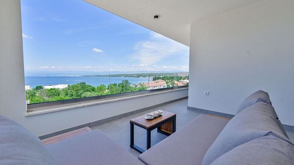 Apartman Lena 1 s pogledom na more i bazenom