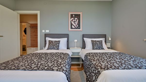 Apartman Lena 1 s pogledom na more i bazenom