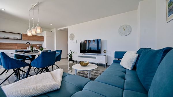 Apartman Lena 1 s pogledom na more i bazenom
