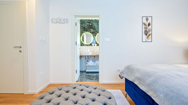 Apartman Lena 1 s pogledom na more i bazenom