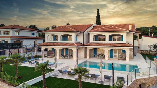 Premium apartment Loma 4 with a pool and garden on Krk