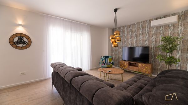 Ekskluzivan apartman Loma  1 s bazenom i vrtom na otoku Krku