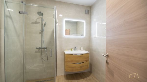 Ekskluzivan apartman Loma  1 s bazenom i vrtom na otoku Krku