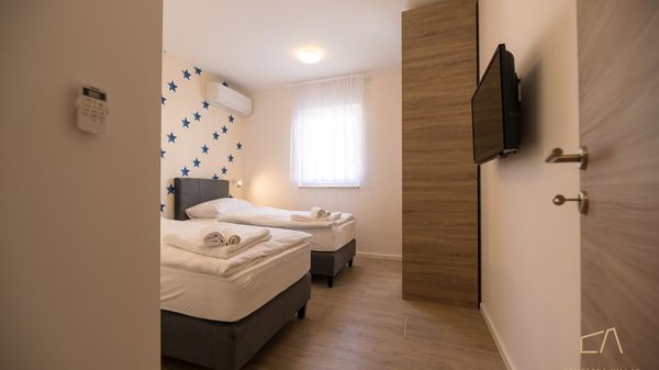 Ekskluzivan apartman Loma  1 s bazenom i vrtom na otoku Krku