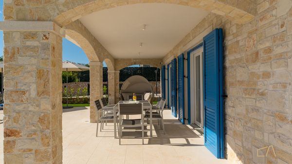 Ekskluzivan apartman Loma  1 s bazenom i vrtom na otoku Krku