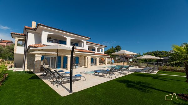 Premium apartment Loma 3 with a pool and garden on Krk