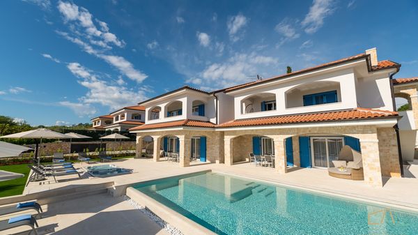 Premium apartment Loma 3 with a pool and garden on Krk