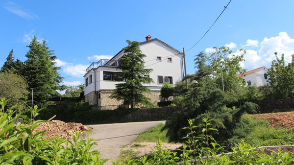 Elegantan apartman Navy s pogledom na more u mirnom selu na Krku