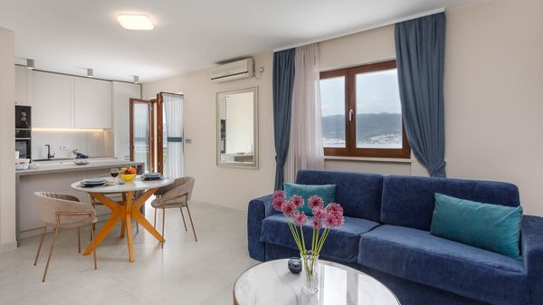 Elegantan apartman Navy s pogledom na more u mirnom selu na Krku