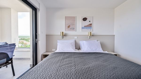 Luksuzan apartman Stone Flower s privatnim bazenom