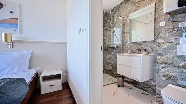 Luksuzan apartman Stone Flower s privatnim bazenom