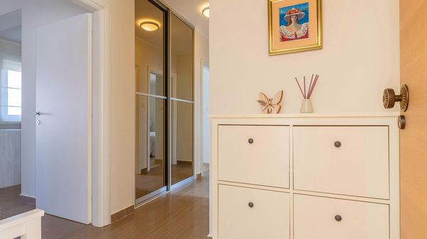Stilvolle Ferienwohnung Mande 2 in der Villa am Meer auf Krk
