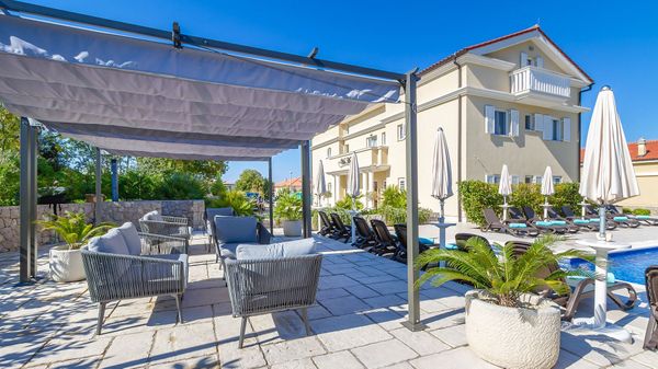 Stilvolle Ferienwohnung Mande 2 in der Villa am Meer auf Krk