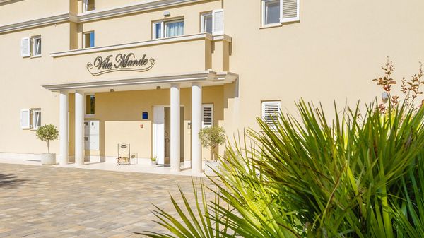 Stilvolle Ferienwohnung Mande 2 in der Villa am Meer auf Krk