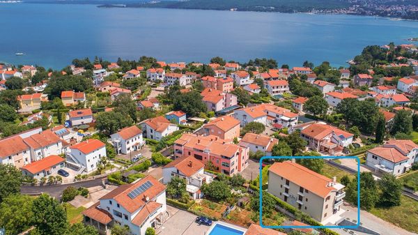 Moderan apartman Mike 2 pun svjetla u vili na Krku