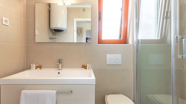 Moderan apartman Mike 2 pun svjetla u vili na Krku