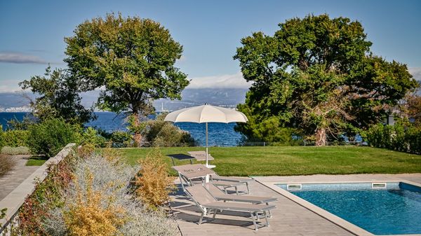 Apartman Blue Sea s pogledom na more i bazenom