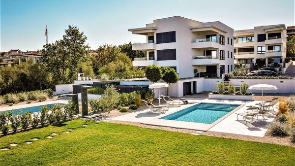 Apartman Blue Sea s pogledom na more i bazenom