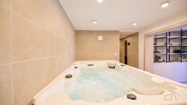 Villa Castel Muschio mit Meerblick, Wellnessbereich und Pool auf Krk
