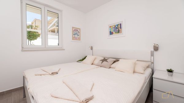 Beautiful Dana Apartment with a terrace on Krk