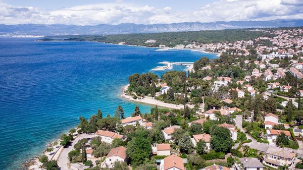 Beautiful Dana Apartment with a terrace on Krk