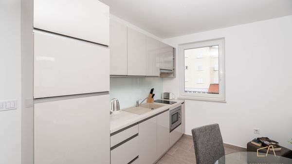 Beautiful Dana Apartment with a terrace on Krk