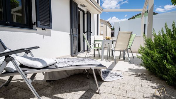 Beautiful Dana Apartment with a terrace on Krk