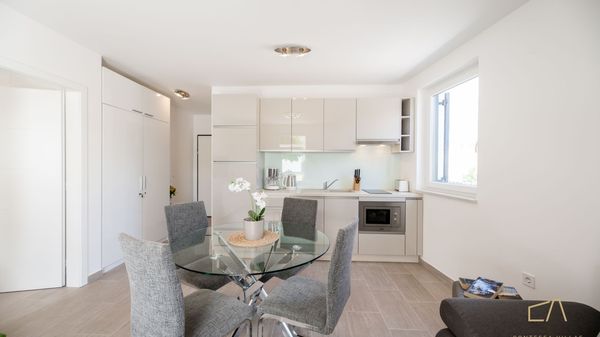 Beautiful Dana Apartment with a terrace on Krk