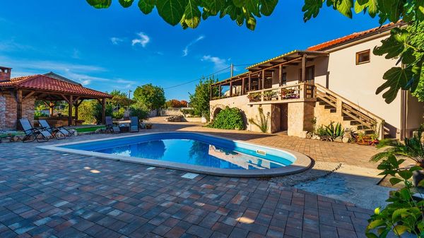 Family holiday house Nada