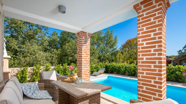 Obiteljska Villa Di s bazenom