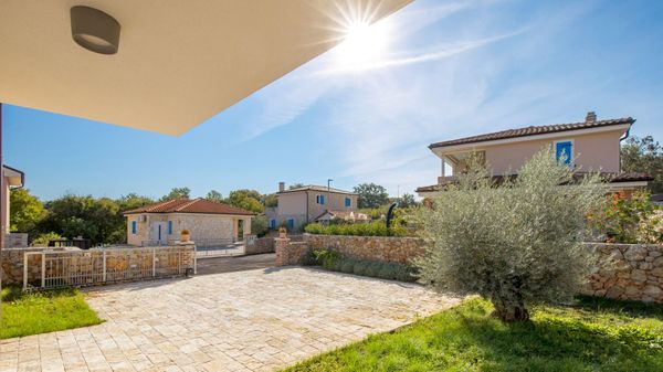 Obiteljska Villa Di s bazenom