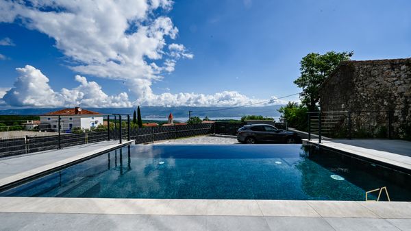 Luksuzna Villa Brajdini s panoramskim pogledom na more