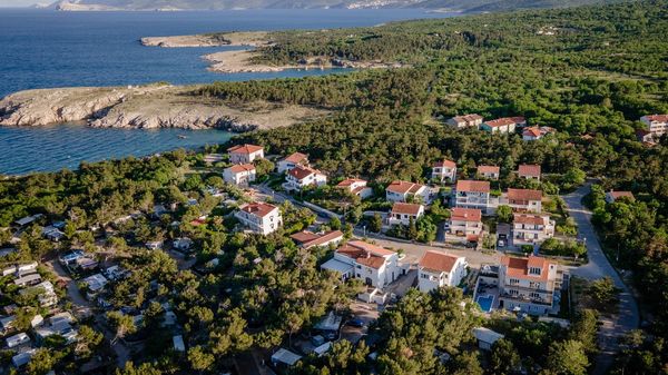 Modern apartment Lacrima 4 in villa with a pool on Krk
