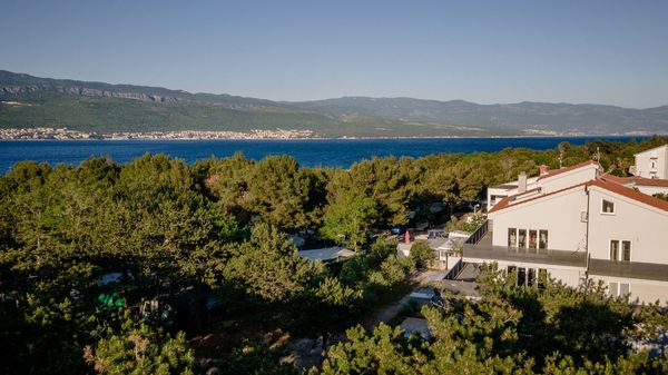 Modern apartment Lacrima 4 in villa with a pool on Krk