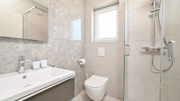 Luxus Apartment Lacrima 5 mit Pool und Meerblick
