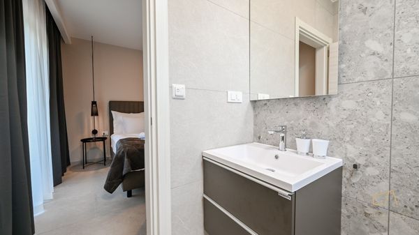 Luxus Apartment Lacrima 5 mit Pool und Meerblick