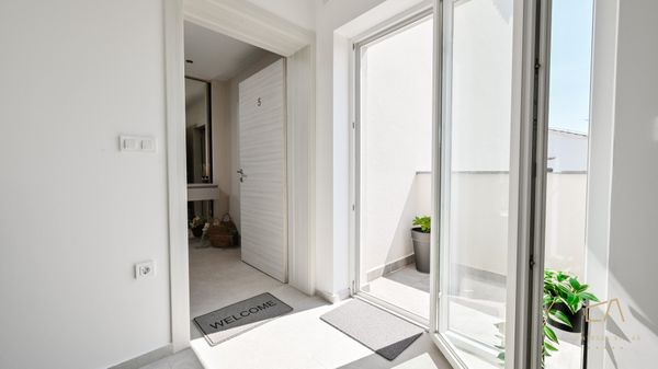 Luxus Apartment Lacrima 5 mit Pool und Meerblick
