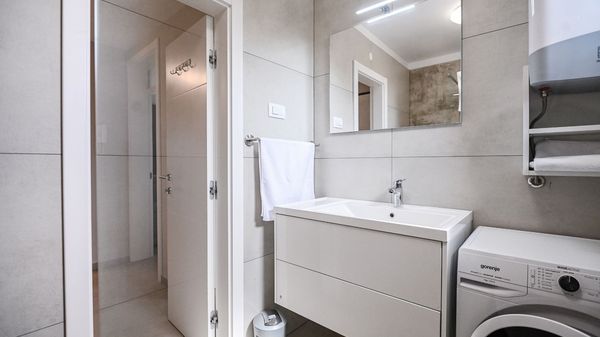 Moderan apartman Nina s pogledom na more