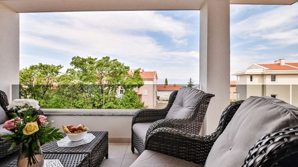 Moderan apartman Nina s pogledom na more