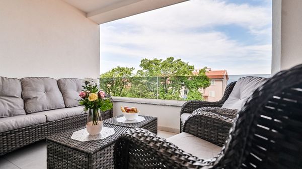 Moderan apartman Nina s pogledom na more