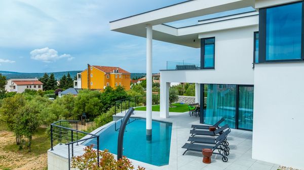 Luksuzna Villa 45 – Moderna oaza između prirode i dizajna