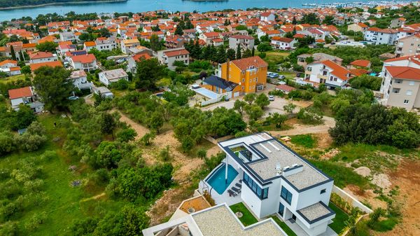 Luksuzna Villa 45 – Moderna oaza između prirode i dizajna
