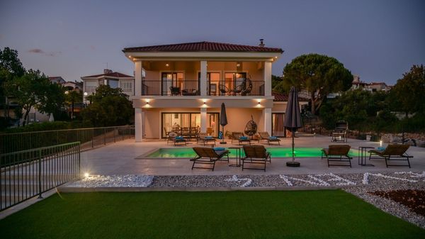 Luxury Villa Seven 4 with a beautiful sea view and private pool