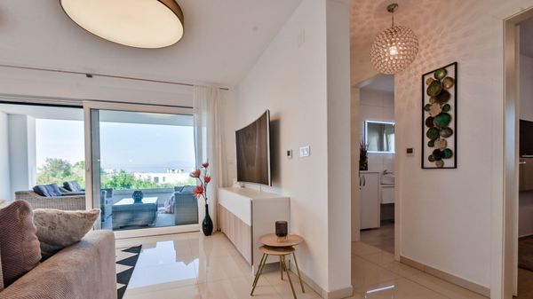 Modernes Adora Apartment mit wunderschönem Meerblick
