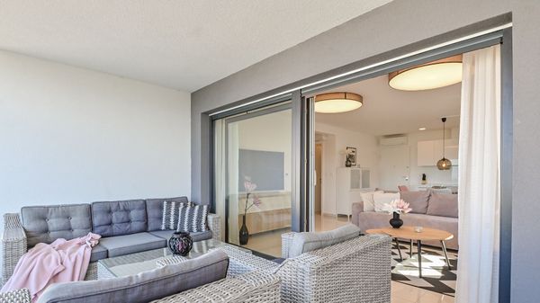 Modernes Adora Apartment mit wunderschönem Meerblick