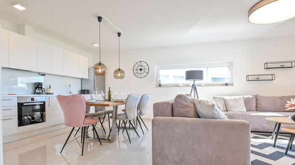 Modernes Adora Apartment mit wunderschönem Meerblick