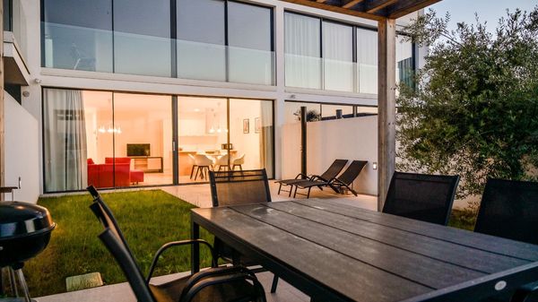 Modern Flori Apartment