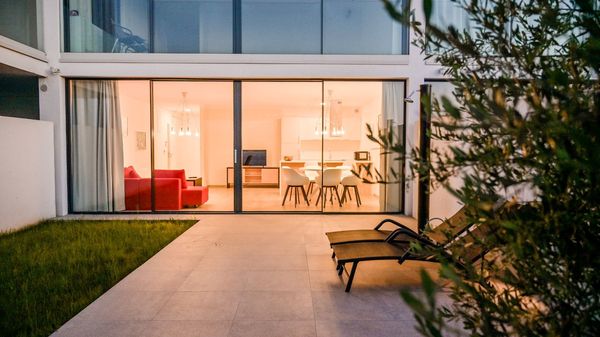 Modern Flori Apartment