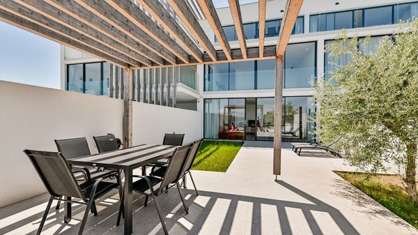 Modern Flori Apartment